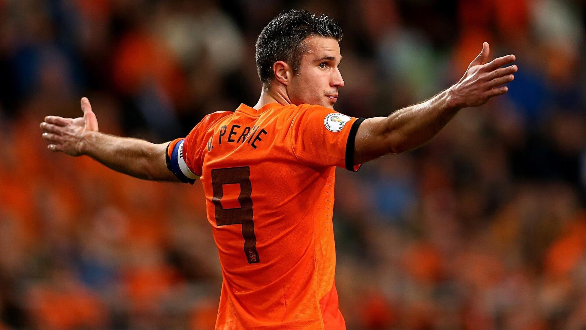 “足球广告赞助合作不断增加，行业繁荣”，足球 广告